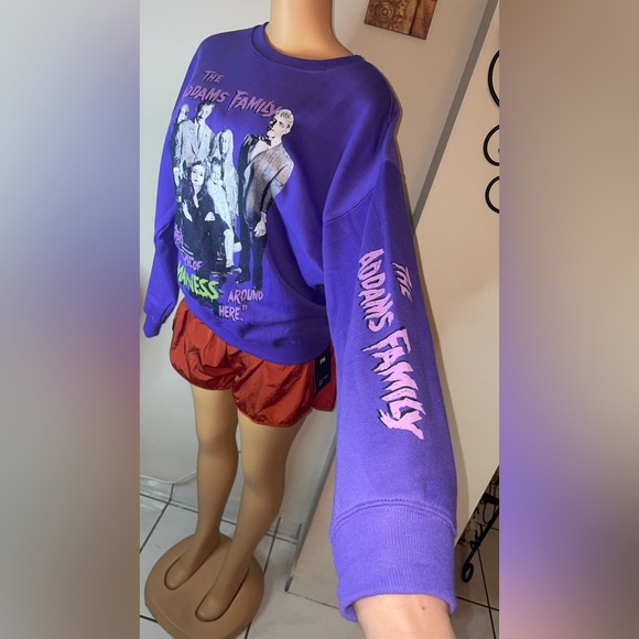 NEW THE ADDAMS FAMILY SWEATER SIZE M - Picture 3 of 5